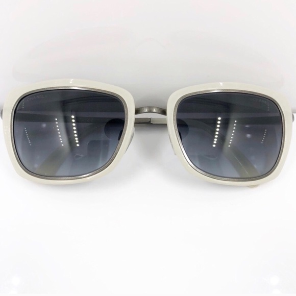 ♦️FINAL SALE♦️ CHANEL 4203 SUNGLASSES - Picture 3 of 8